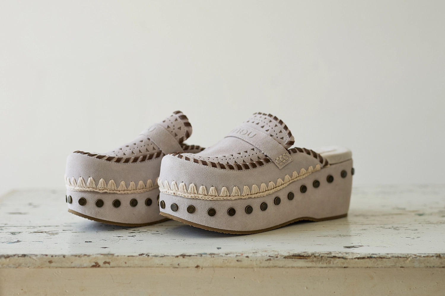 כפכף פלטפורמה - CLOG LEATHER OVERSTITCH – תמונה 10