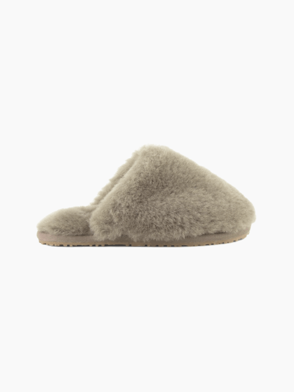 כפכף פרווה קוזי - MOU PATCH SHEARLING SLIPPER – תמונה 5