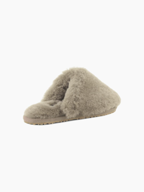 כפכף פרווה קוזי - MOU PATCH SHEARLING SLIPPER – תמונה 6