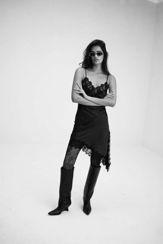 GOY SATIN LACE MINI DRESS – תמונה 2