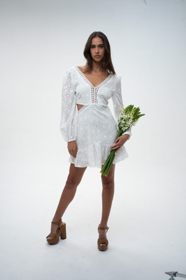 שמלת מיני בוהו - WHITE Broderie Anglaise Cut-Out Mini Dress