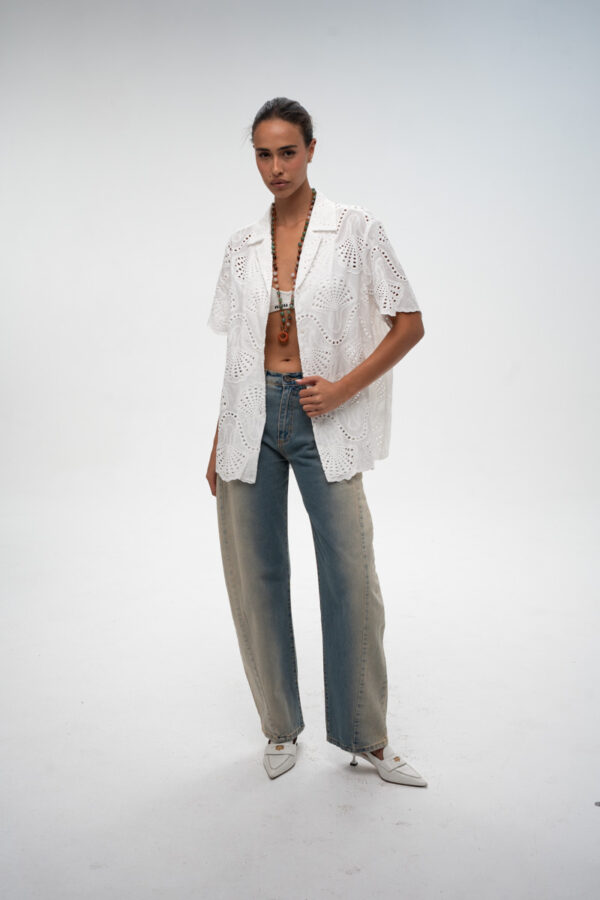 חולצת קורשה מכופתרת - White Eyelet Button-Up Shirt