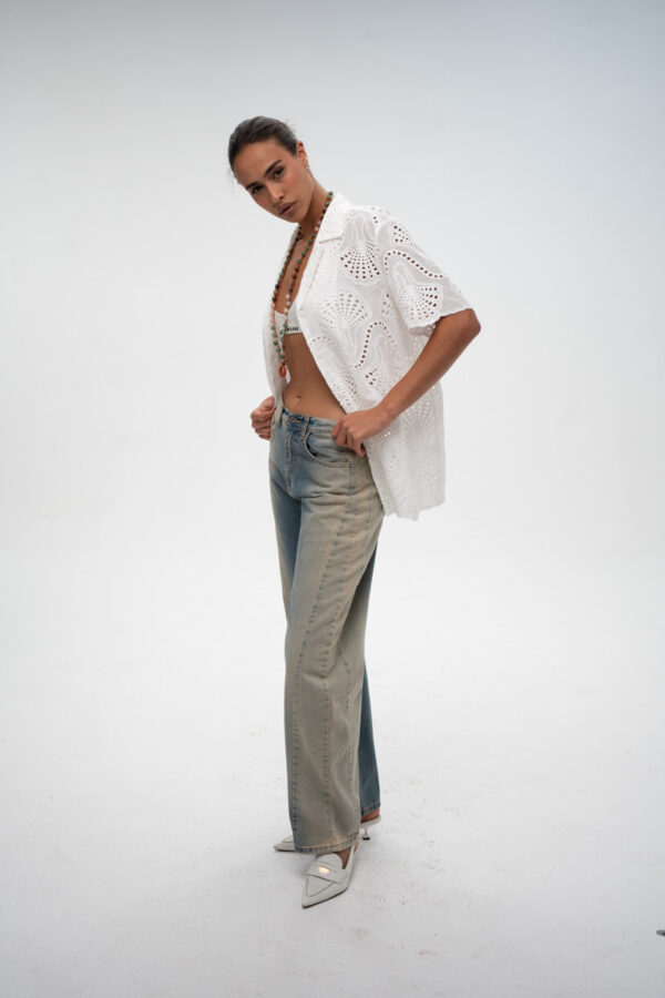 חולצת קורשה מכופתרת - White Eyelet Button-Up Shirt
