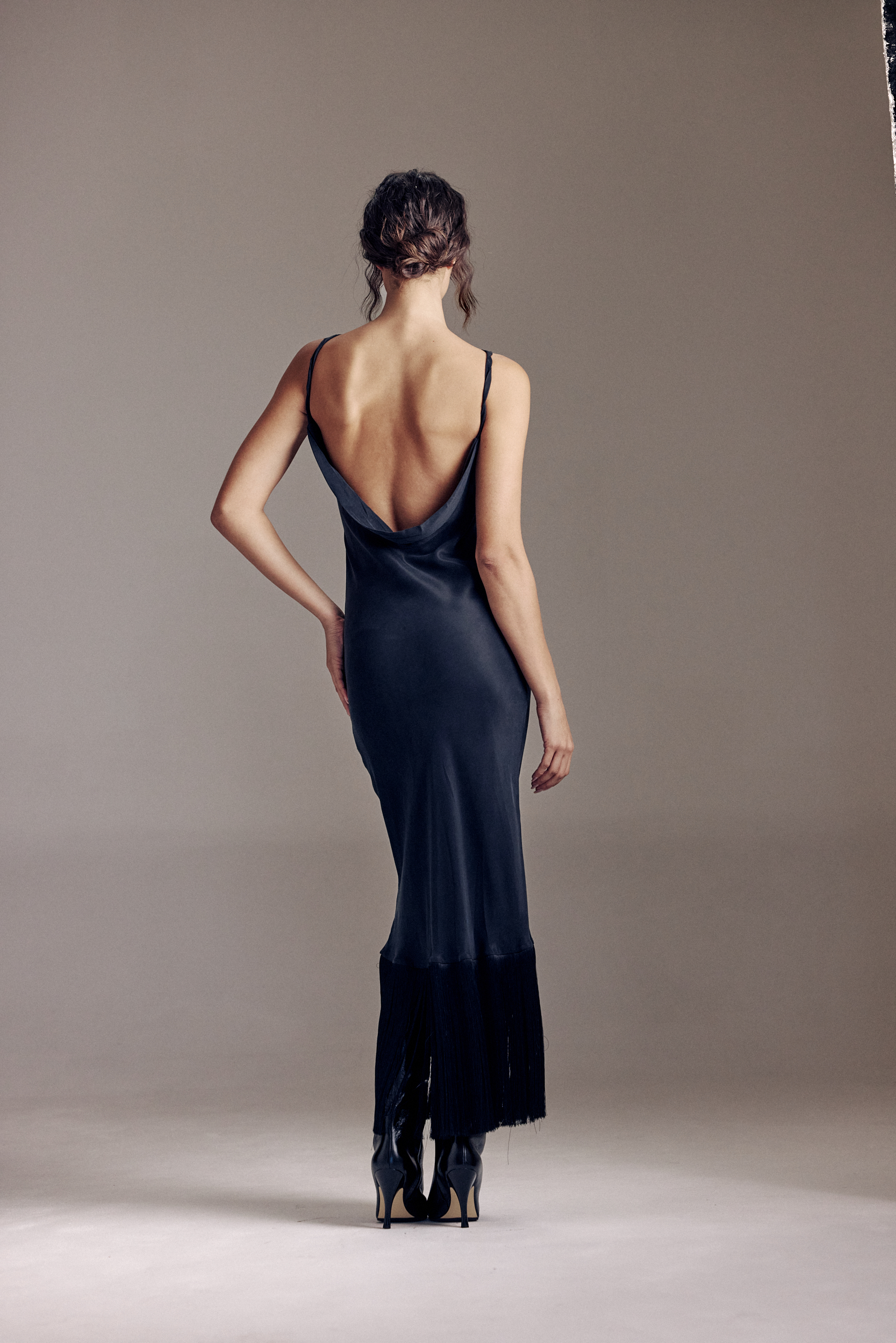 שמלת פרנזים ריביירה - Riviera Fringe Dress – תמונה 6
