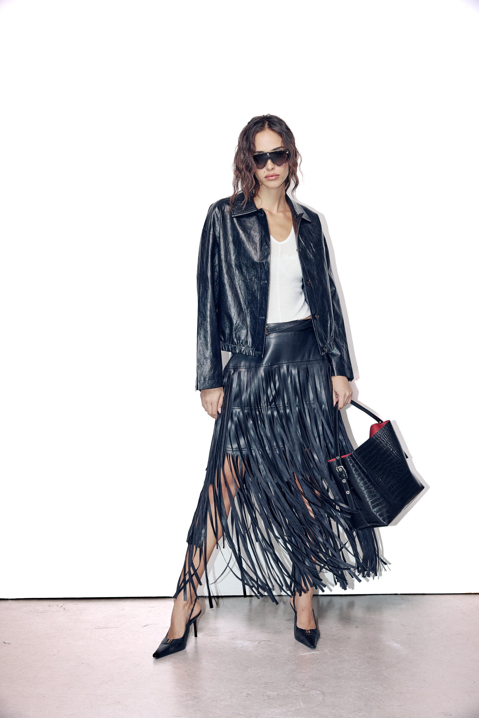 חצאית מקסי סטייטמנט פרנזים - Noir Leather Fringe Maxi Skirt – תמונה 2